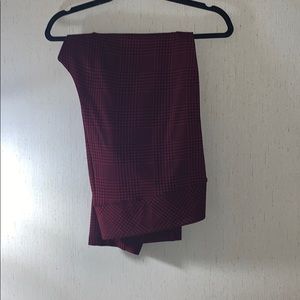 Torrid Sz 3 red & black houndstooth ponte pants